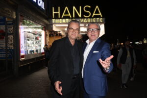 Ulrich Waller und Thomas Collien - Premiere Varieté im Hansa-Theater, 27.10.2022 - Foto: Stephan Wallocha / Abdruck bei Nennung des Fotografen honorarfrei