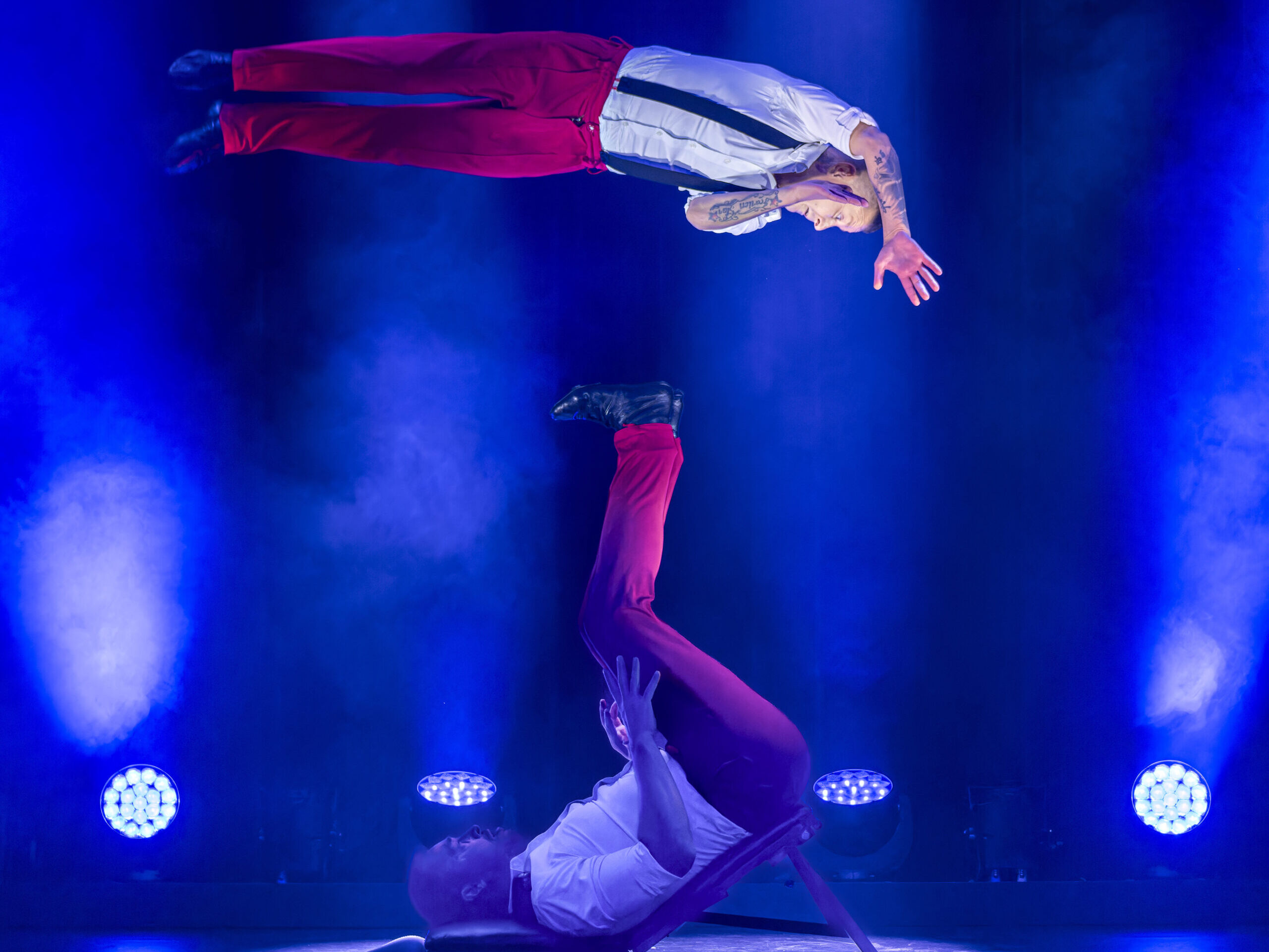 Varieté im Hansa-Theater - Duo Fabulous - Ikarische Spiele © Thorsten Baering, 23.10.23, Hamburg, Varieté im Hansa Theater