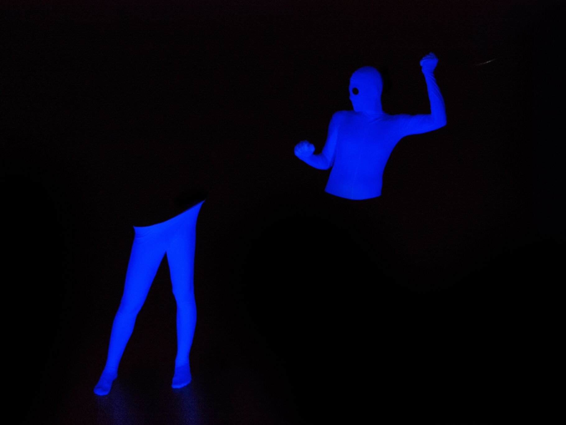 Varieté im Hansa-Theater - Halves Project | Pantomime & Schwarzlicht @ Halves Project