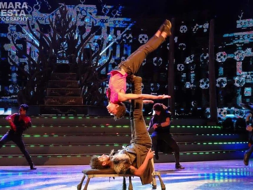 Varieté im Hansa-Theater - Duo Ikarian | Ikarische Spiele @ Tamara Cuesta